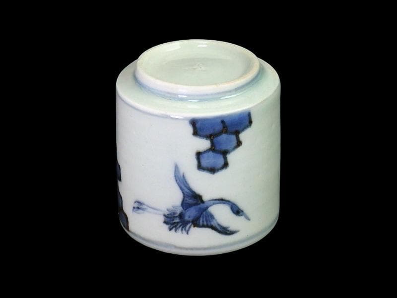 古伊万里　染付　鶴に亀甲紋の図　覗き　のぞき　猪口　E087AS-DBk