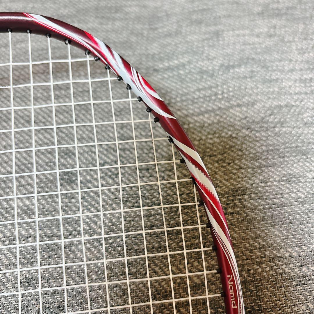 バドミントン　ラケット　 アストロクス 100ZZ クレナイ　4UG5 希少品