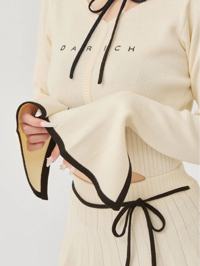 新品タグ付 ウエストオープンリボンデザインニットミニワンピース ダーリッチ F