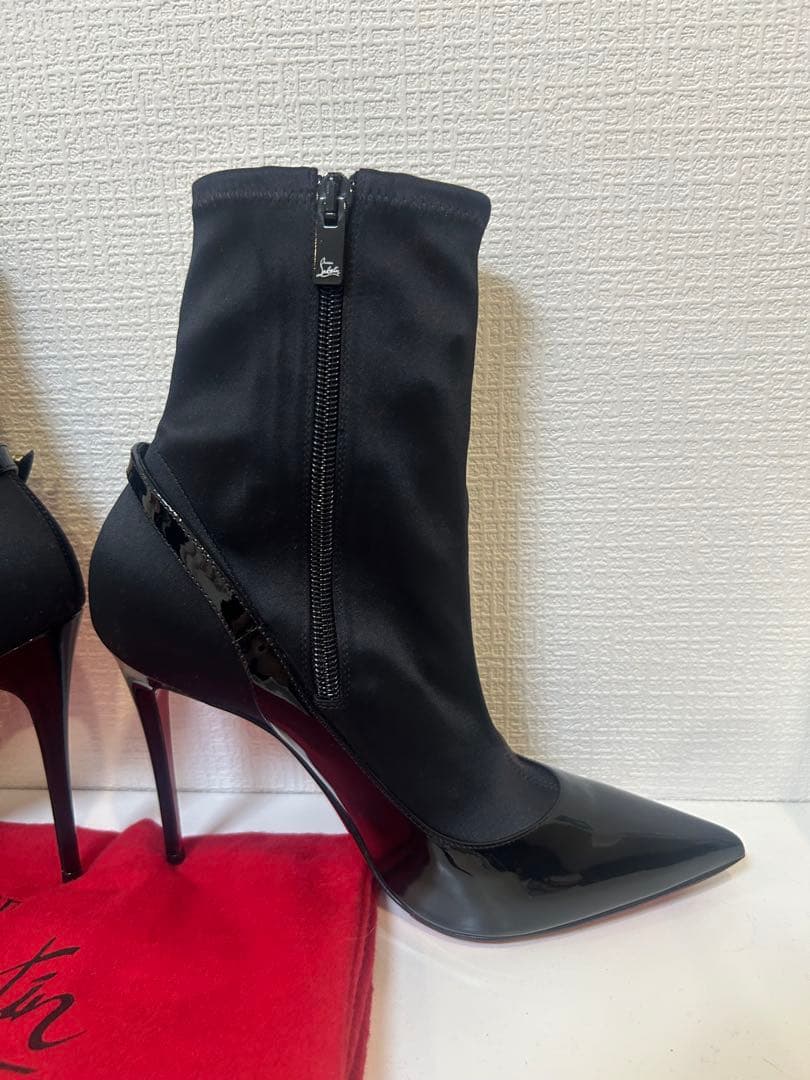 Christian Louboutin ショートブーツブーティ