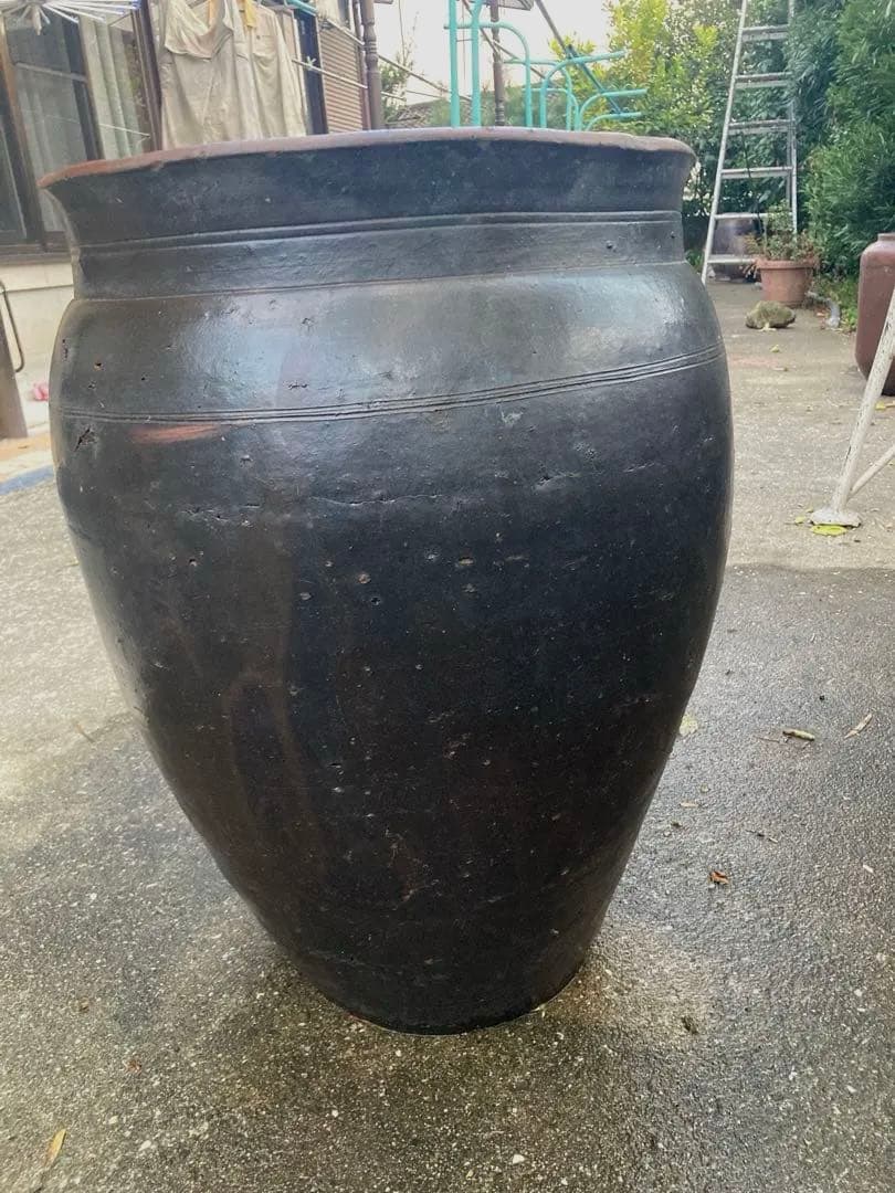味わい深い 古い 大きな 陶器の甕 (かめ) 壺植木鉢 メダカの水鉢60センチ。