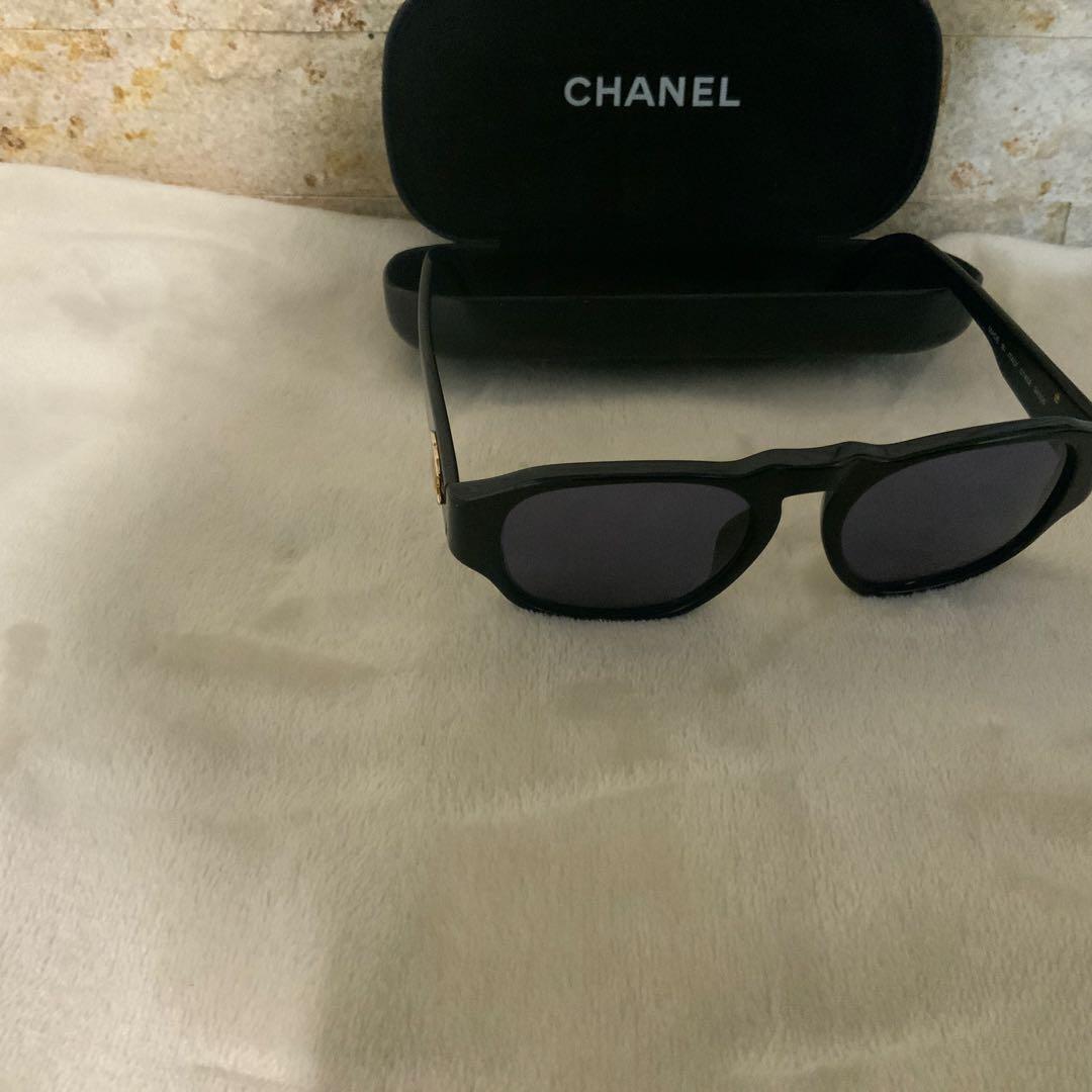 CHANEL ブラック サングラス 専用ケース付き