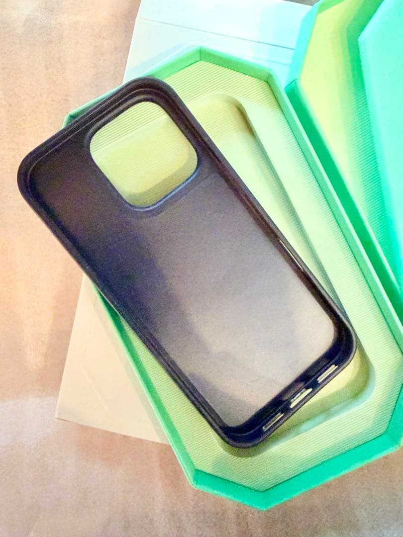 【エルキチ】SWAROVSKI iPhone16Proブラックストーン