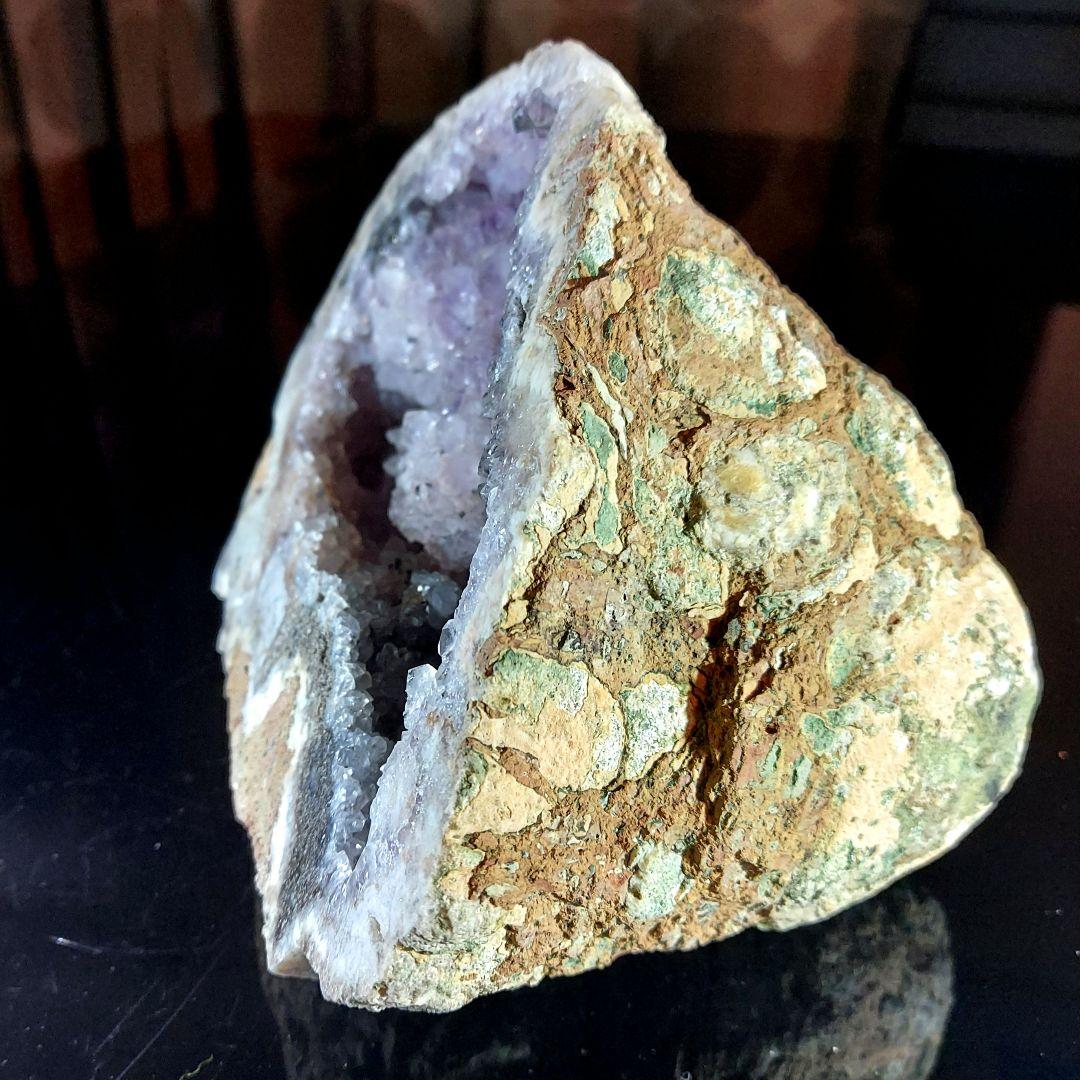 大きい！ 中に結晶モコモコ♪ 約2キロ ジオードドーム 原石 1面磨き 302