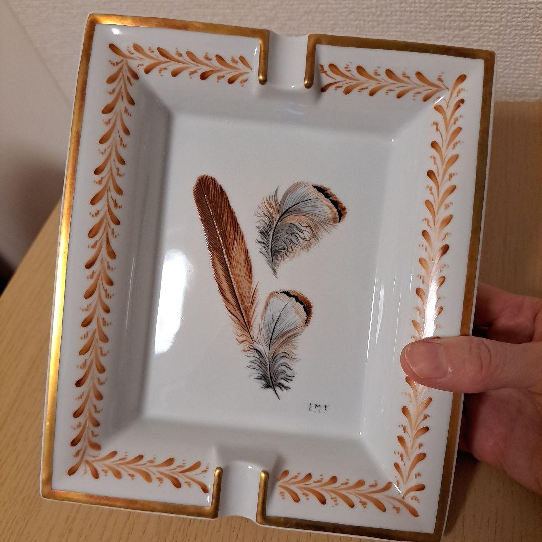 HERMES　羽根デザインの陶器灰皿　アッシュトレイ