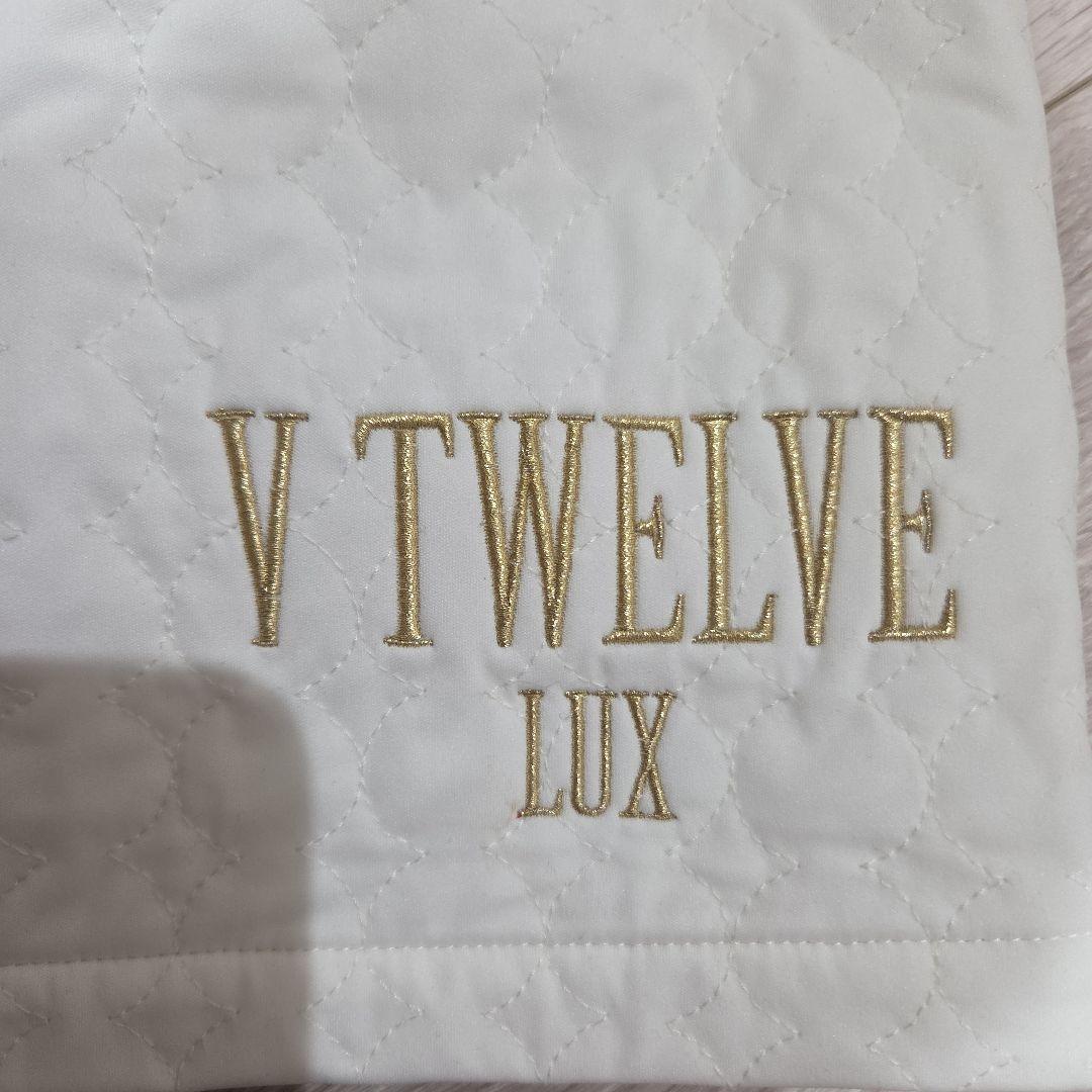 V TWELVE LUX キルティングスカート ホワイト