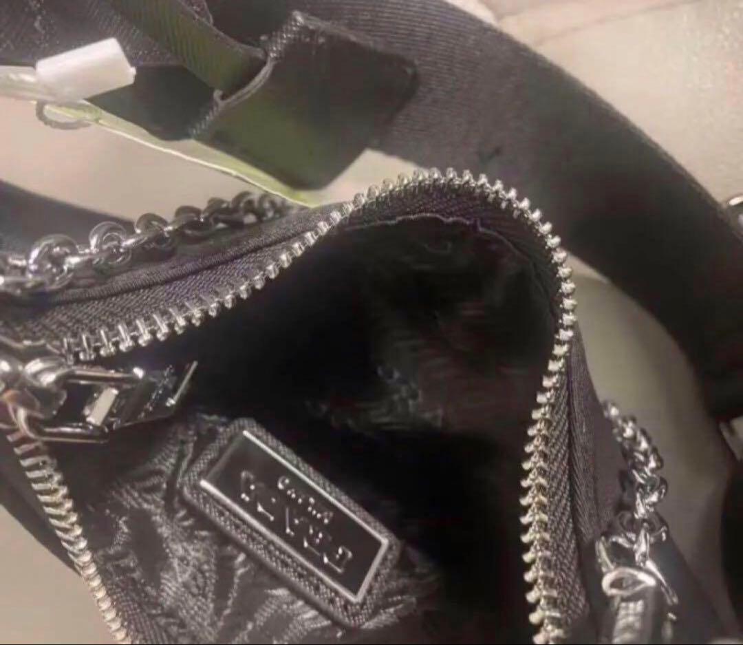 新品 プラダ　ノベルティ　ショルダーバッグ プラダ