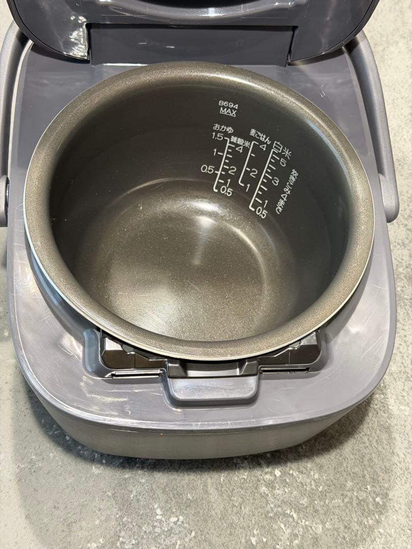 s*〜様 【超美品】象印圧力IH炊飯器「極め炊き」NWWB10-BZブラック5.