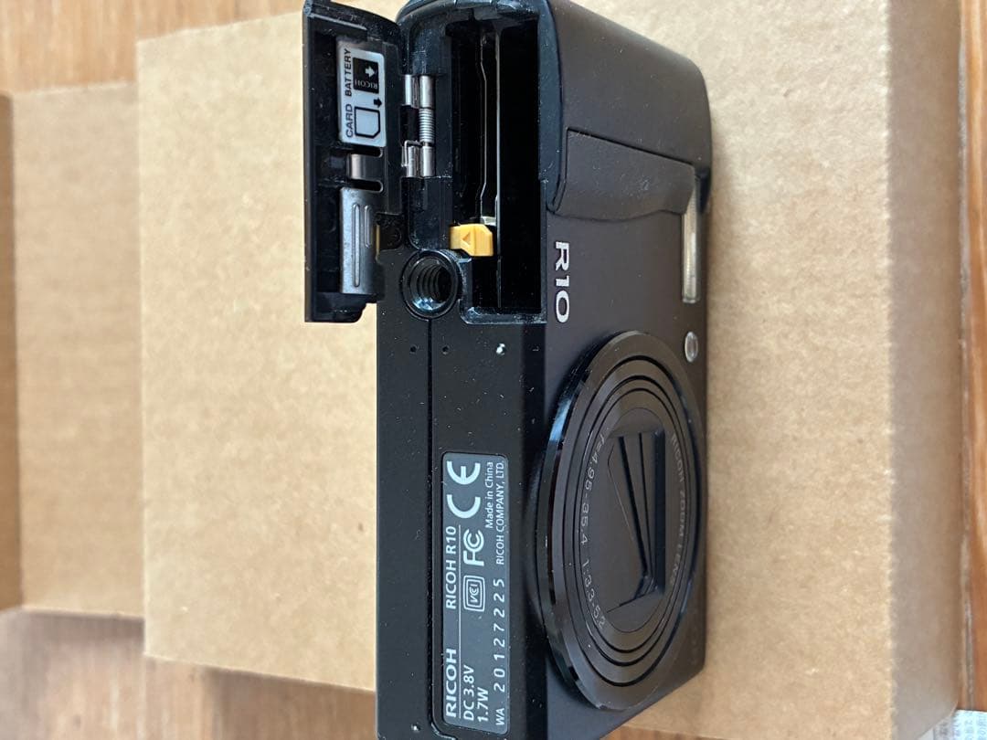 【訳アリ&動作確認済み】RICOH R10 コンパクトデジタルカメラ