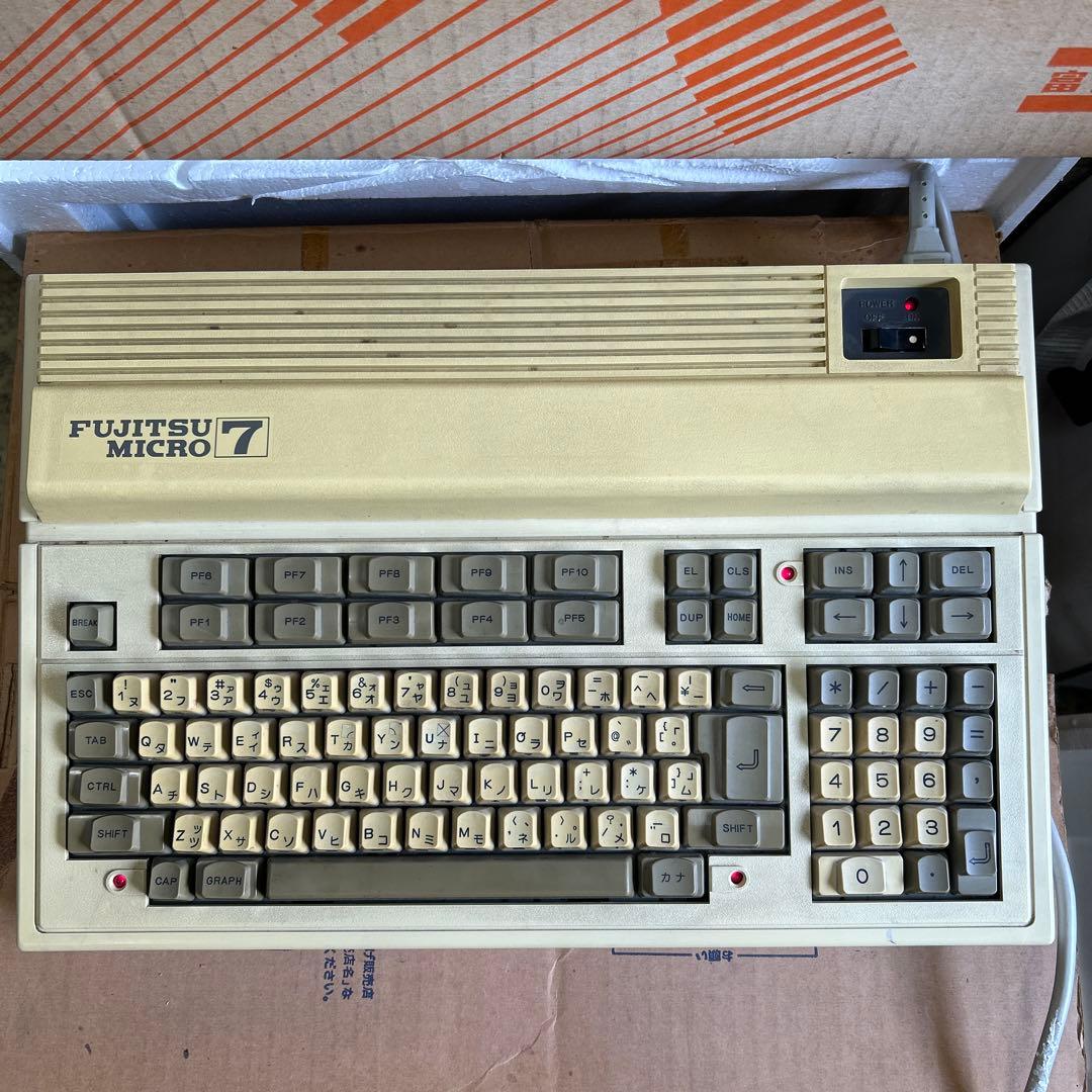 希少　富士通　マイクロ7 MB25010 パーソナルコンピューター　当時物