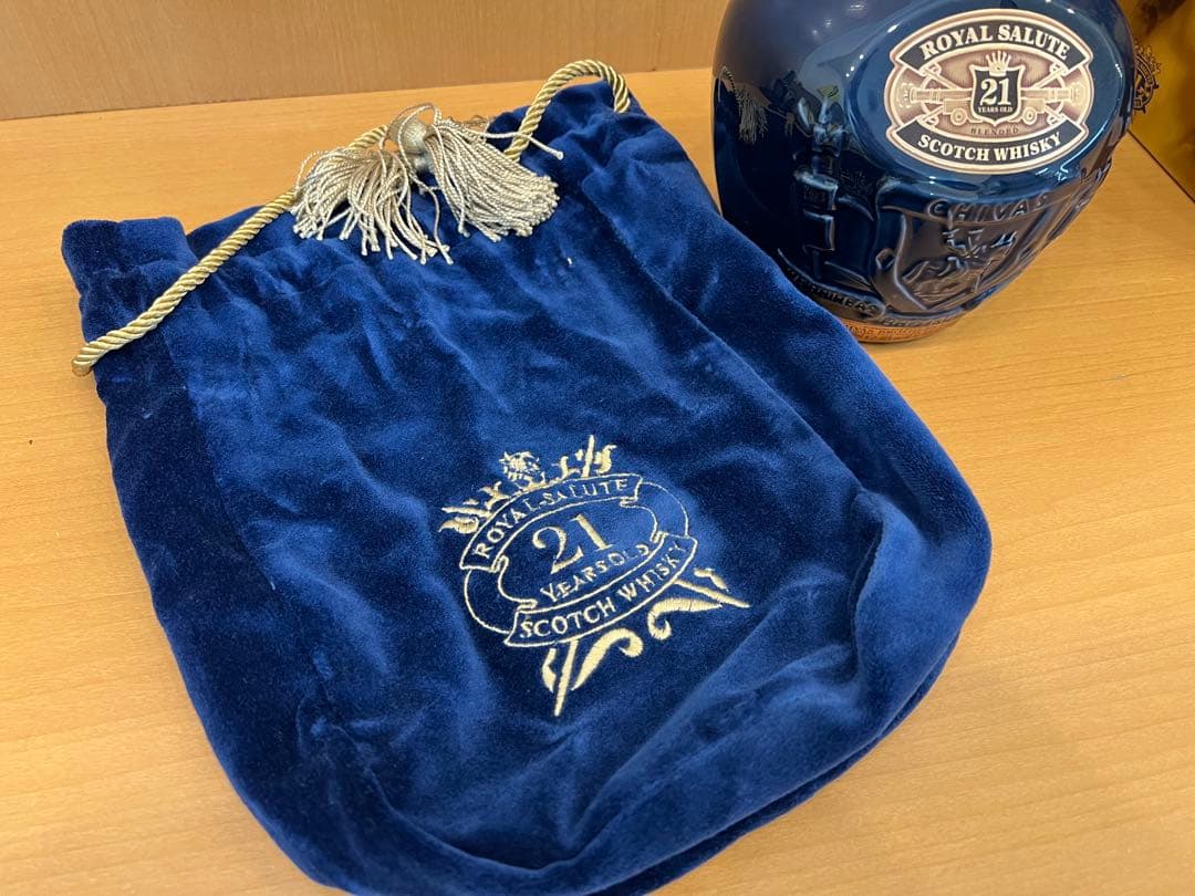よ*う様 ⚪︎未開栓美品 ロイヤルサルート21年 青陶器ボトル スコッチウィスキ