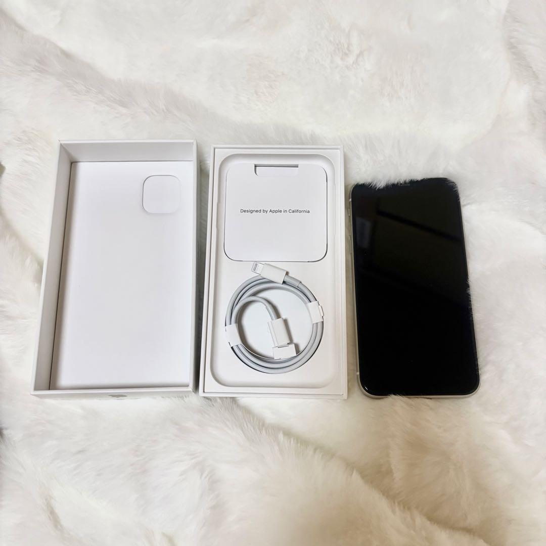 【美品】Apple iPhone11 64GB 外箱・新品未使用充電ケーブル付き