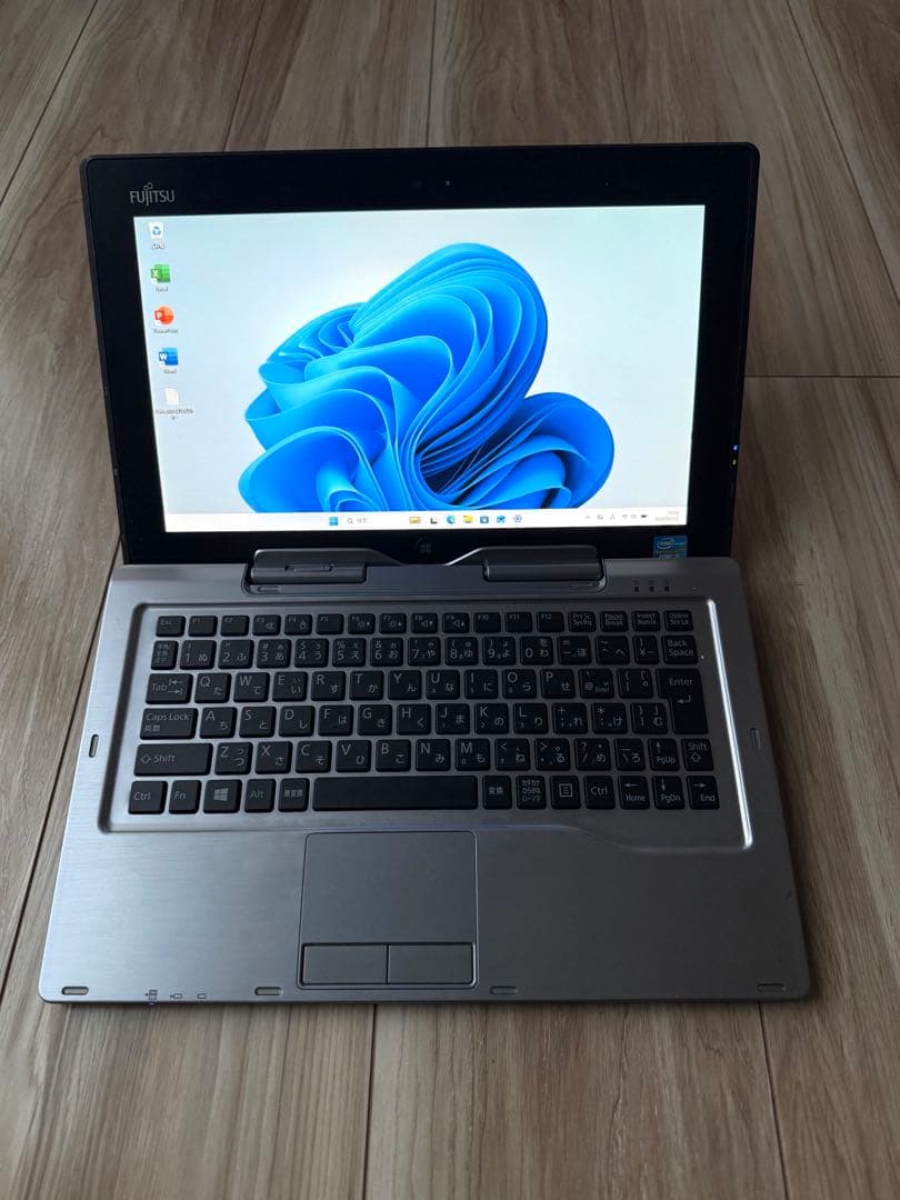 Office24&Win11付 富士通タブレット FMVNQ8P1 Q702/G