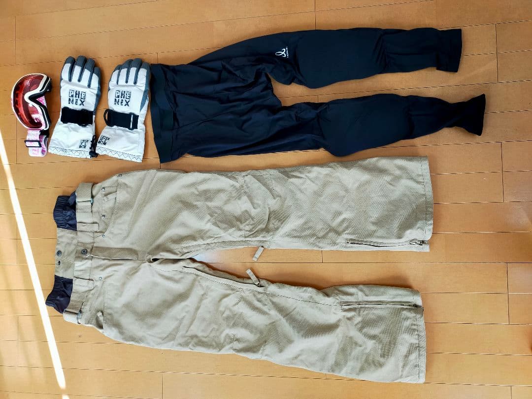 【コスモス】女性用スノーボードウェアセット、そのままゲレンデへ！