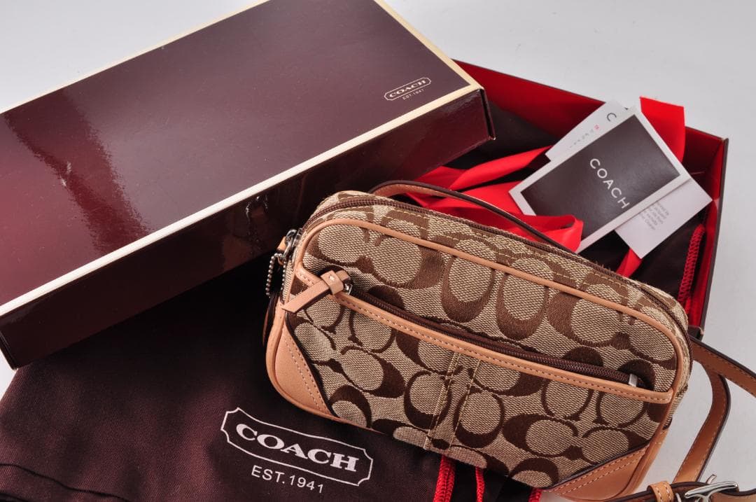 未使用 COACH コーチ シグネチャー ボディバッグ 箱、保存袋付き