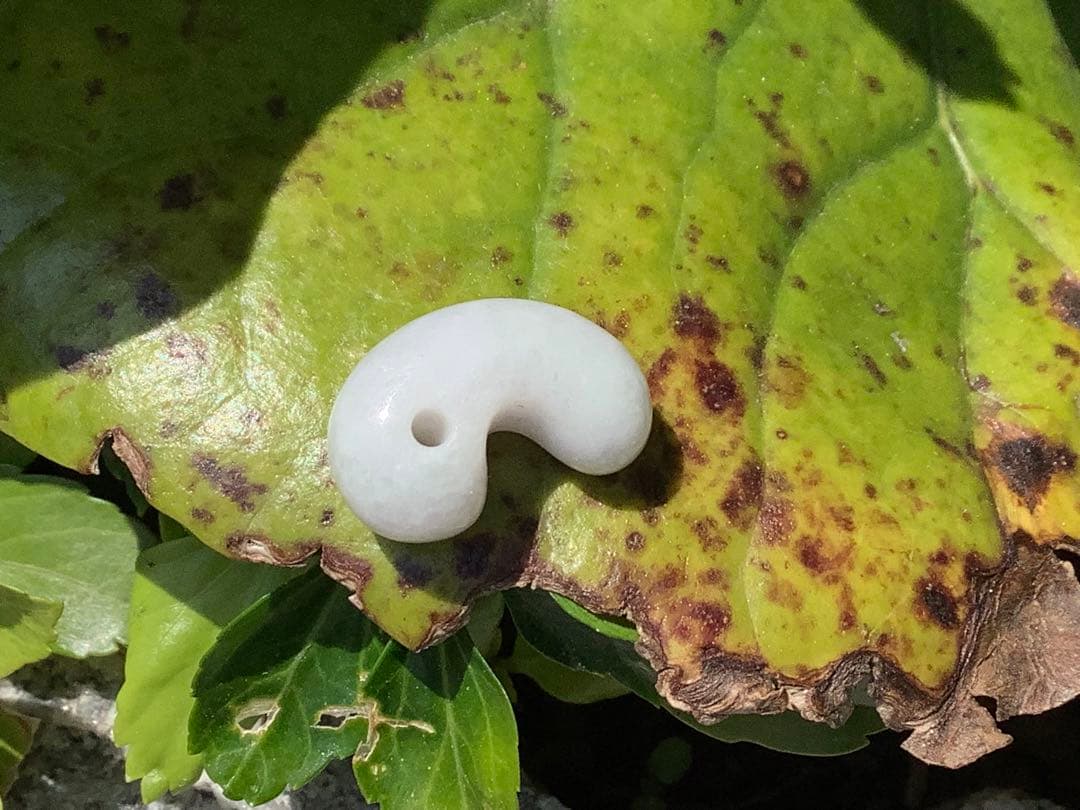 ✳自信の安価卸し　糸魚川翡翠勾玉　本物アイスジェイド鑑別書付　選別出品‼️