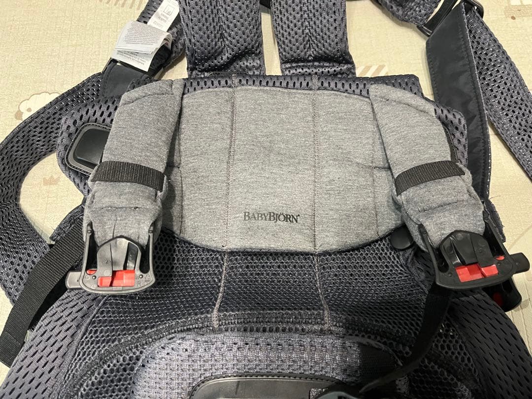 【値引き中】BABYBJORN 抱っこ紐 グレー　ハーモニー
