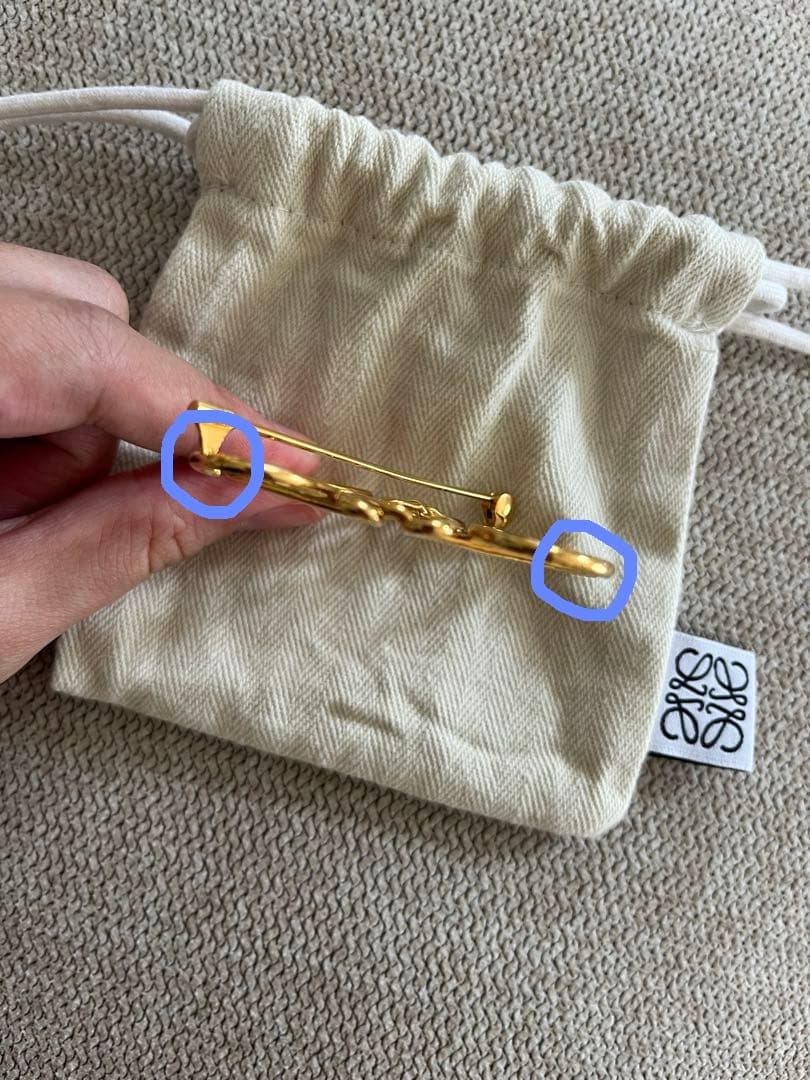 ロエベ LOEWE アナグラムブローチ メタル ゴールド 正規品