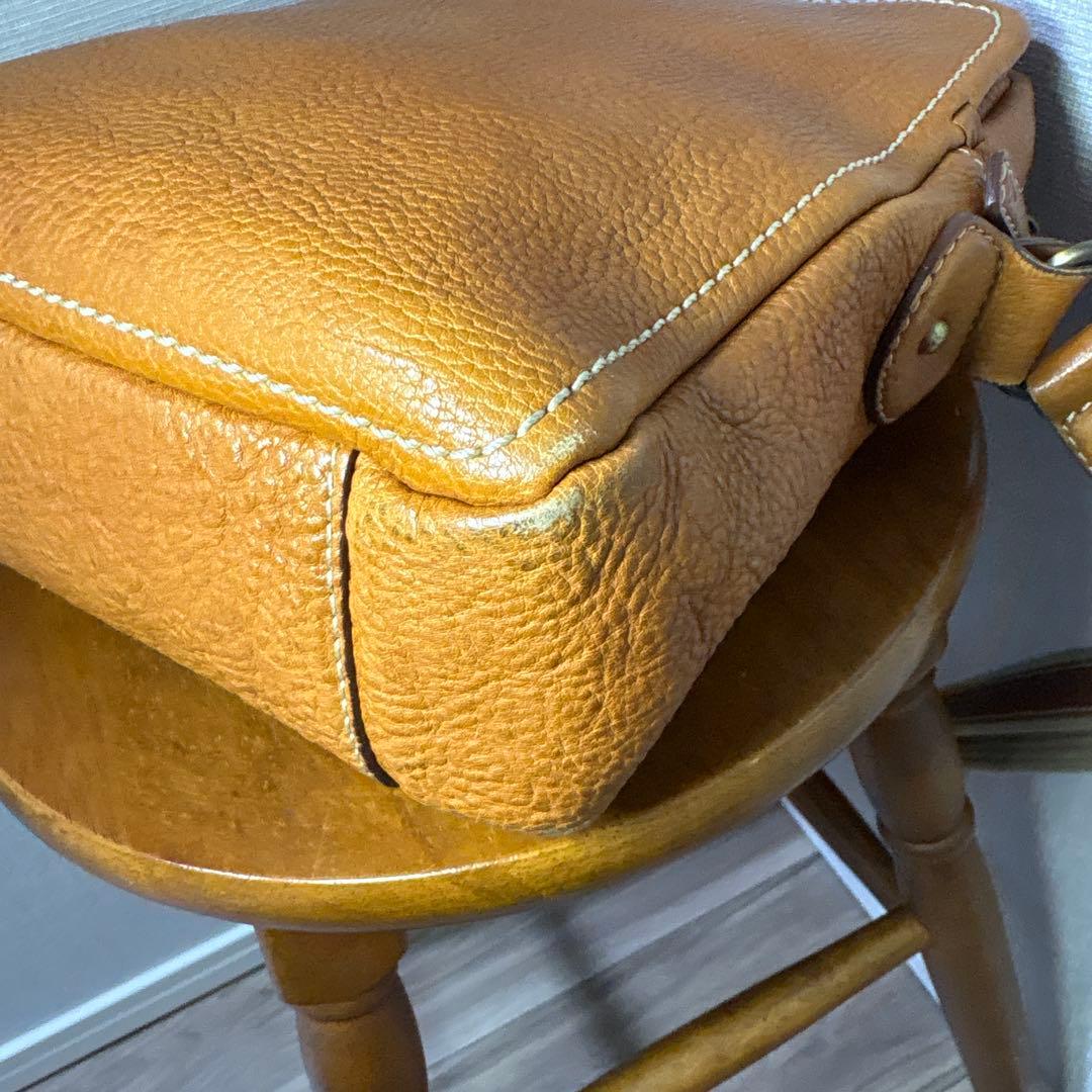 土屋鞄製造所トーンオイルヌメ ジップトップショルダー（ブラウン）