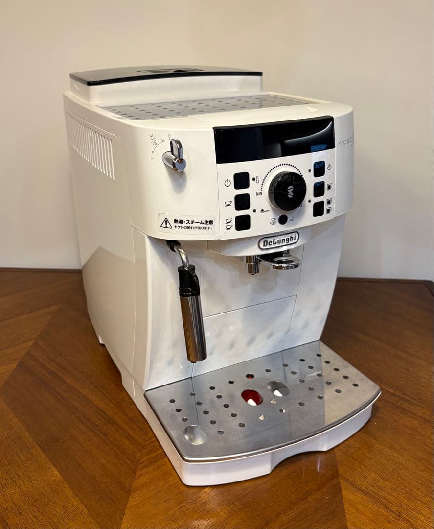 デロンギ Magnifica S エスプレッソマシン ECAM 22112