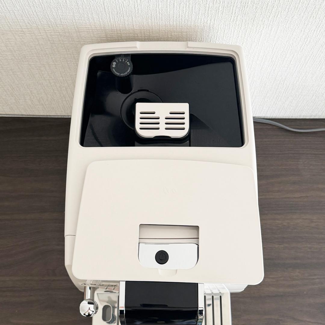 美品　デロンギ　ディナミカ　ECAM35035W 全自動コーヒーマシン