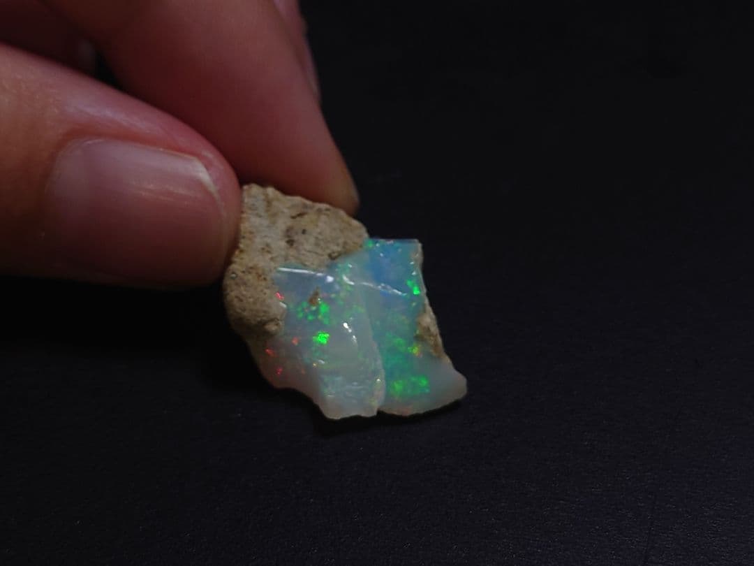 エチオピアウェロ産　オパール 原石　ジュエリーグレード　鉱物標本
