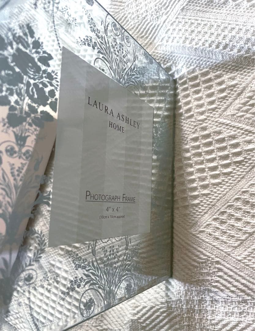 ⑤ LAURA ASHLEY フォトフレーム 未使用 箱あり