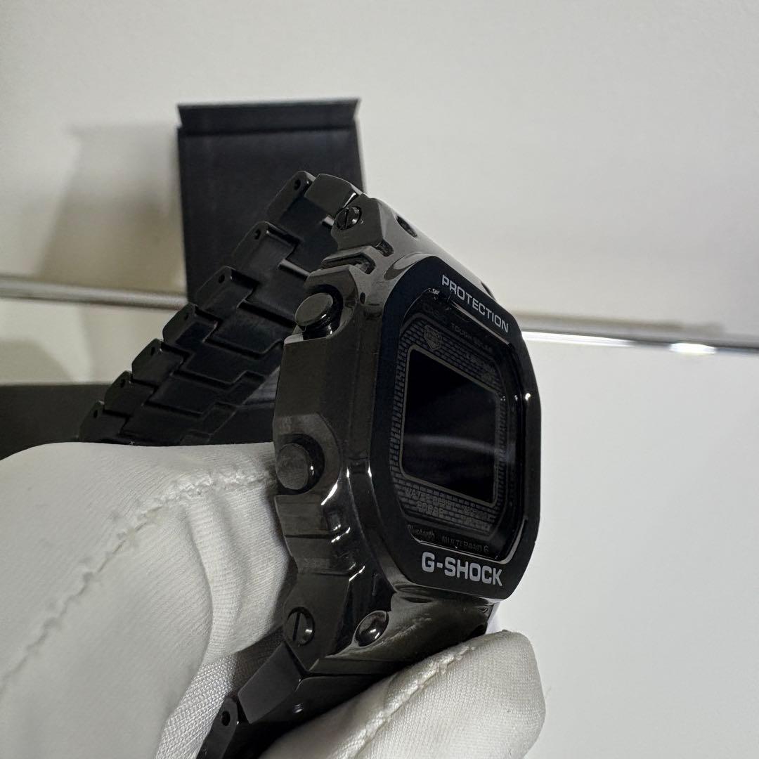 美品 G-SHOCK フルメタル タフソーラー GMW-B5000GD-1JF