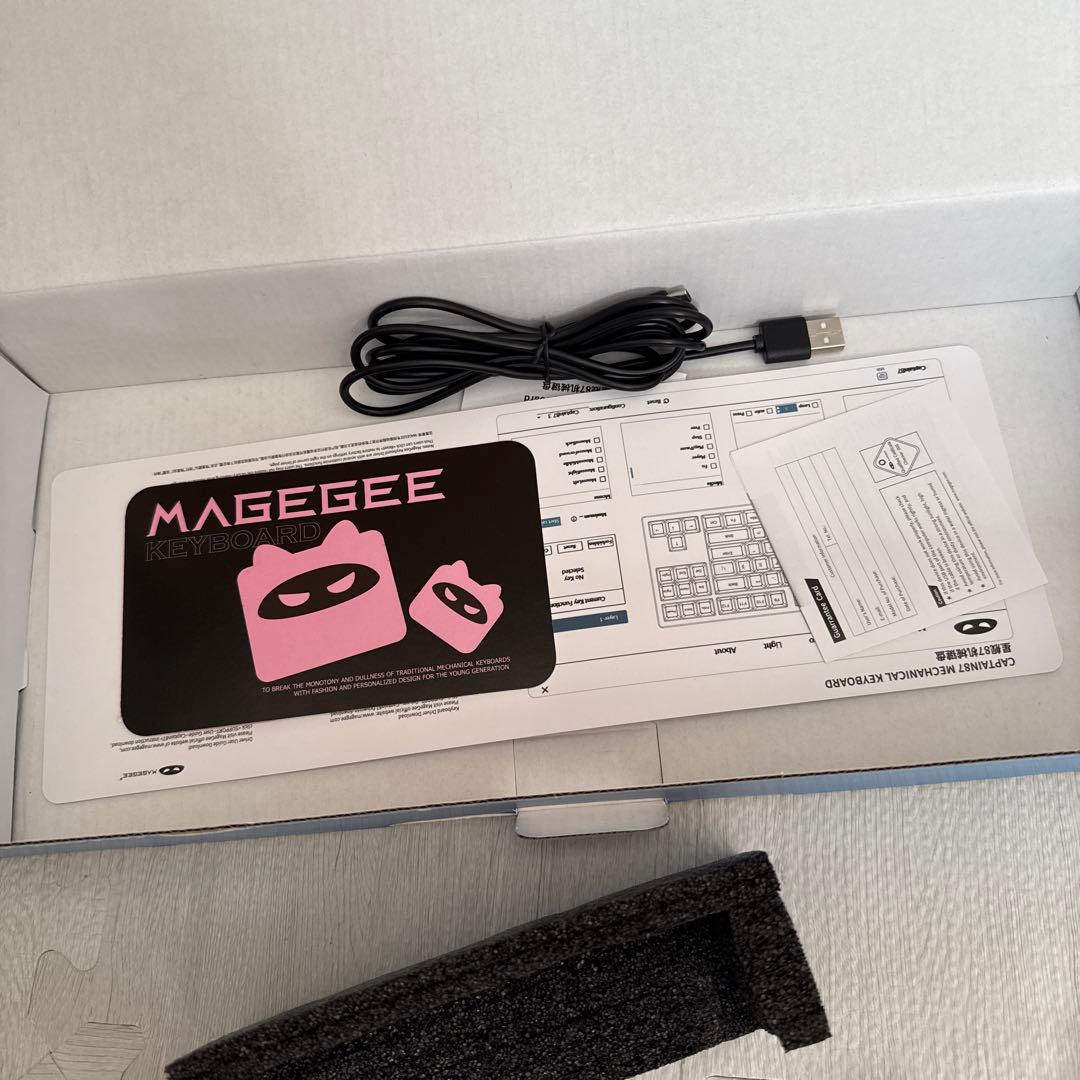 MAGEGEE フルサイズキーボード ピンク・グレー