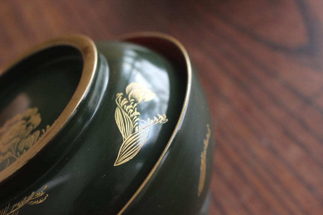 小傷有！時代青塗りに優美な福寿草沈金の煮物椀2点（検輪島塗蒔絵椀沈金椀雑煮椀