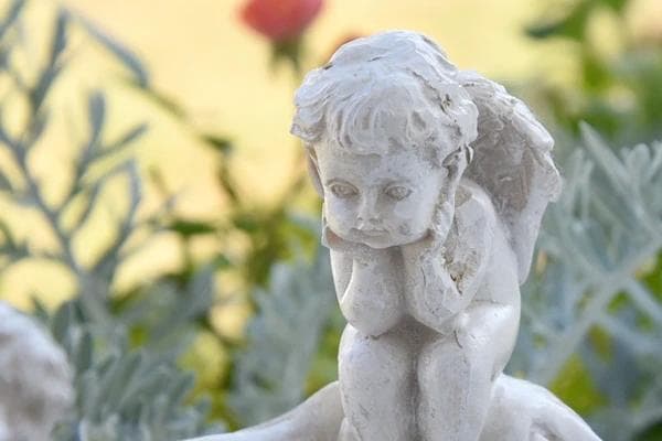 天使の彫刻 小物入れ