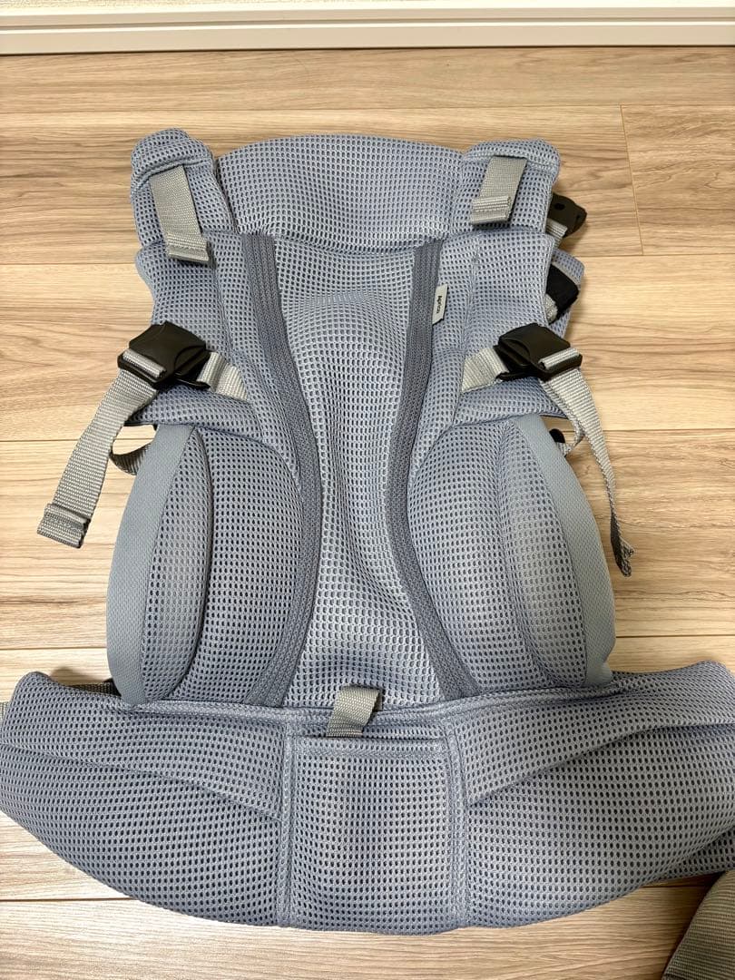 アップリカ ラクリス 抱っこ紐 グレー 美品 付属品完備 箱あり