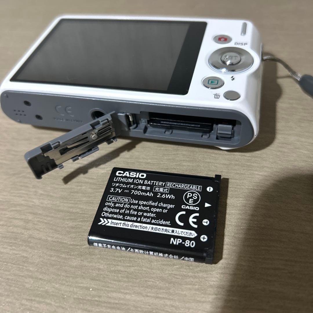 美品　CASIO EXILIM EX-ZS190 ホワイト