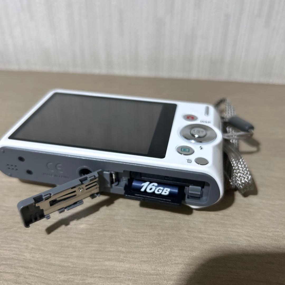 美品　CASIO EXILIM EX-ZS190 ホワイト