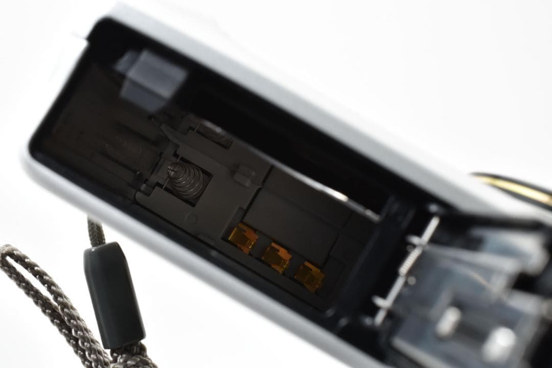 カシオ　CASIO EXILIM EX-ZR100 ホワイト