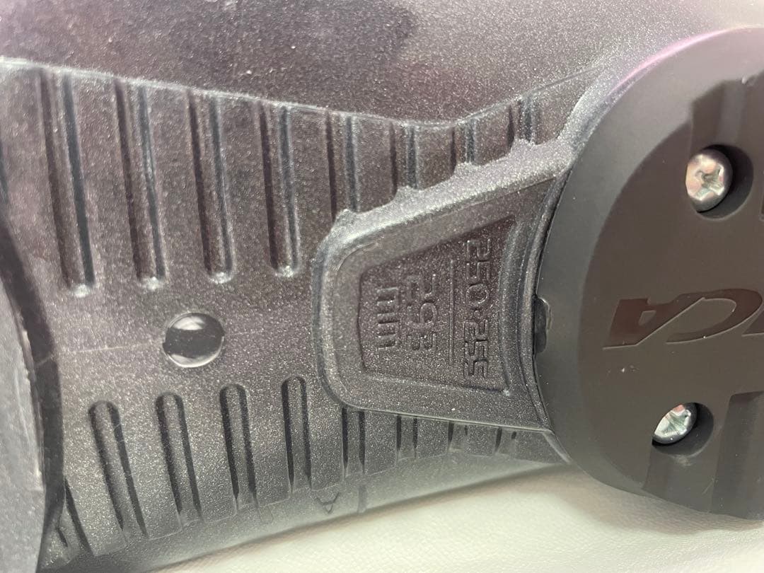 新品Nordica スキー用ブーツ 男女OKグレー/シルバー　タグ付き