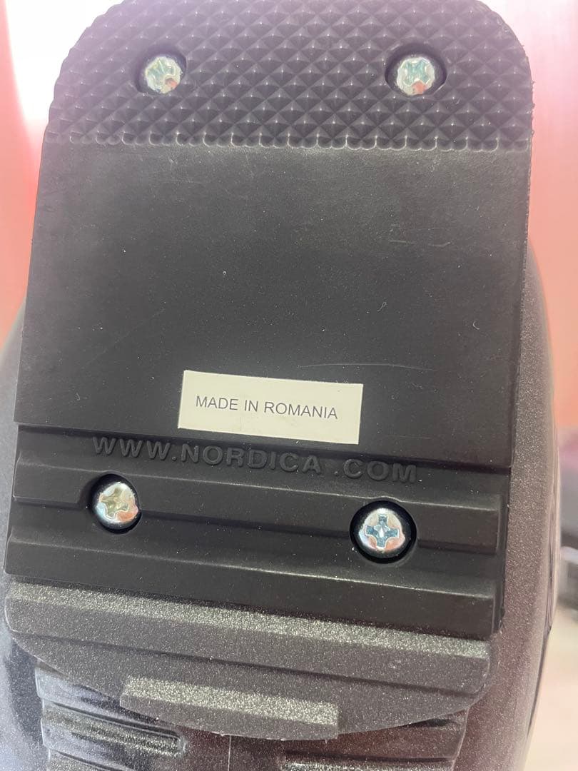 新品Nordica スキー用ブーツ 男女OKグレー/シルバー　タグ付き