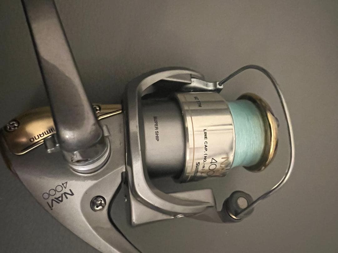 navi4000シマノスピニングリール シルバー・ゴールド