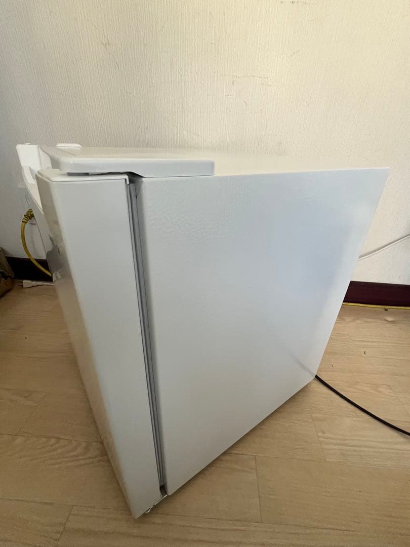 【美品 】小型冷蔵庫 46L REFAGE 2023年製YRZ-CO5L　1ドア