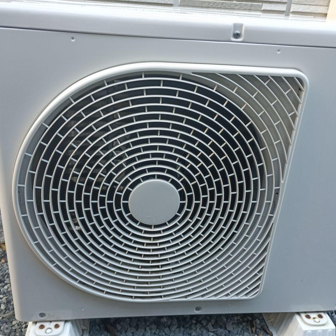 ②東芝　ルームエアコン　RAS-J221M(W) 2022年製　 6畳