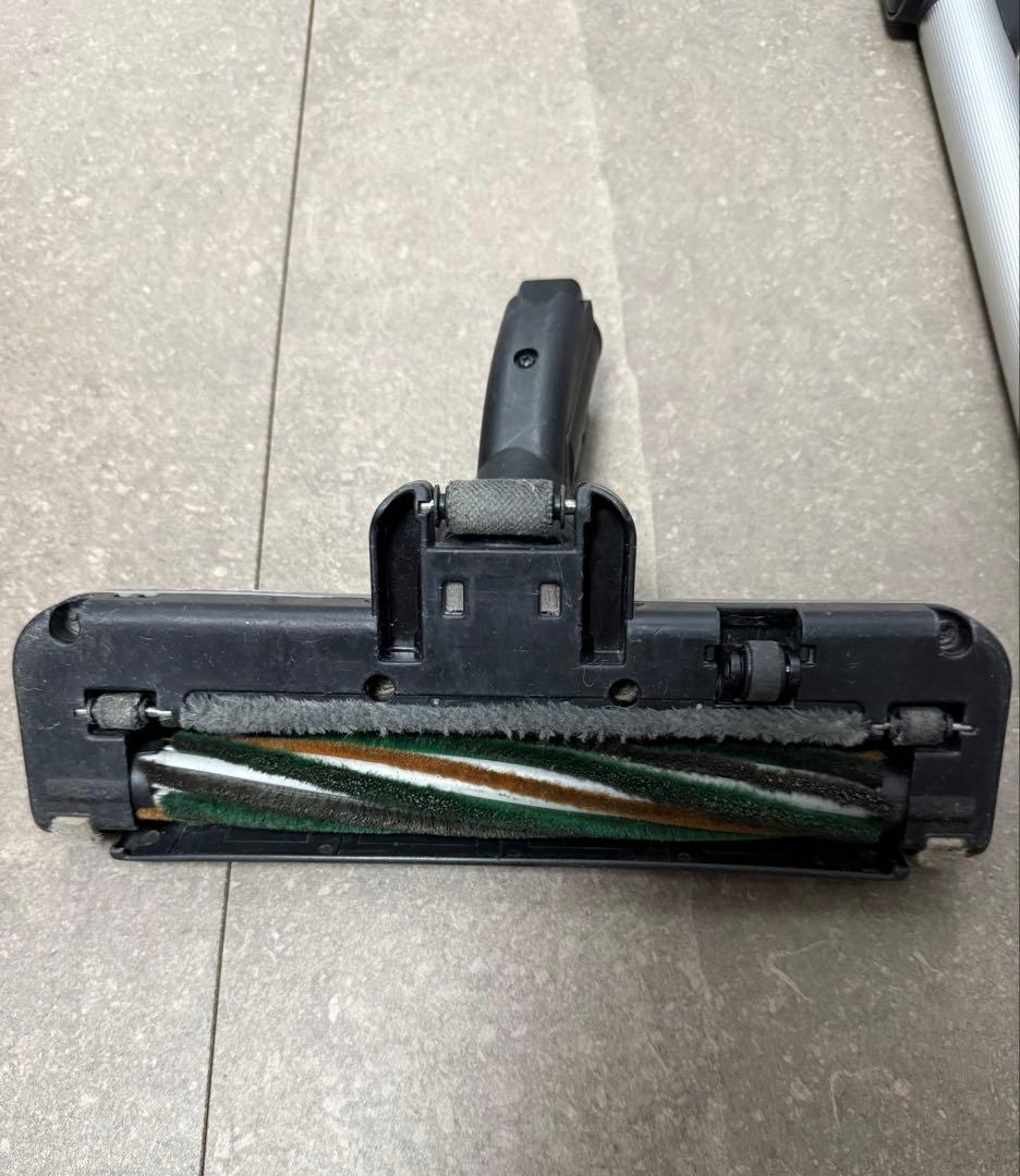 東芝◇コードレスクリーナー トルネオV◇シャイニーシルバー