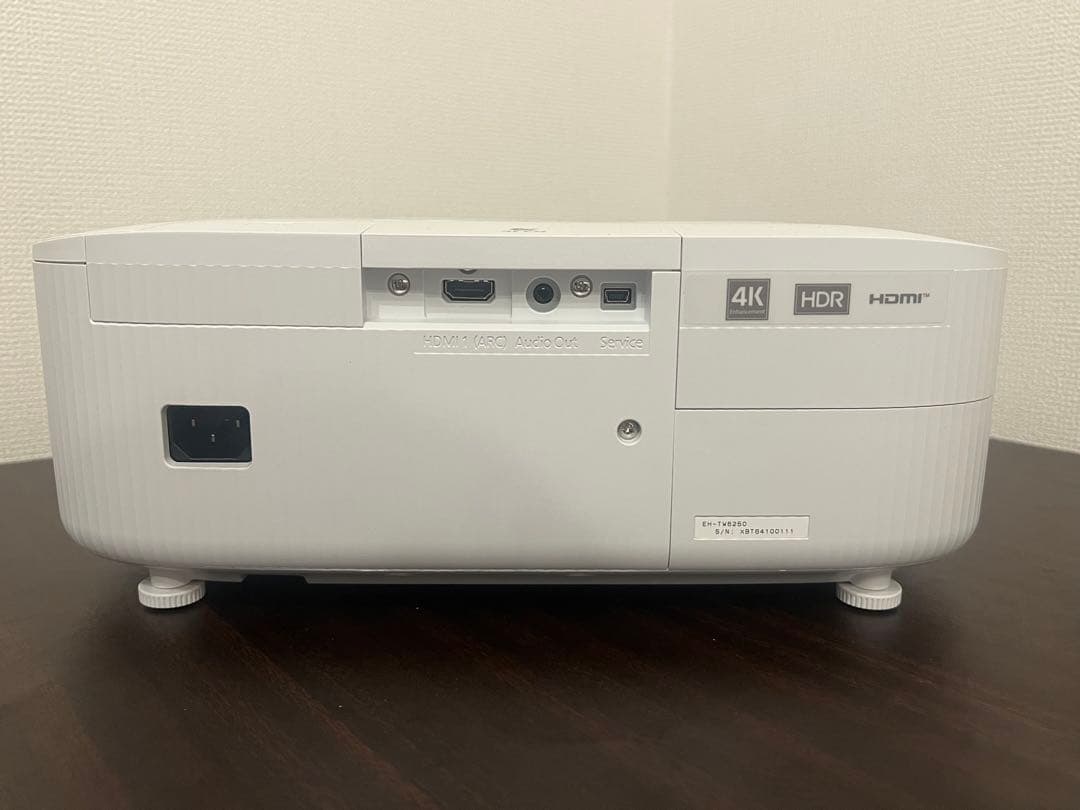 EPSON　ホームプロジェクター　EH-TW6250＋スクリーン、HDMI