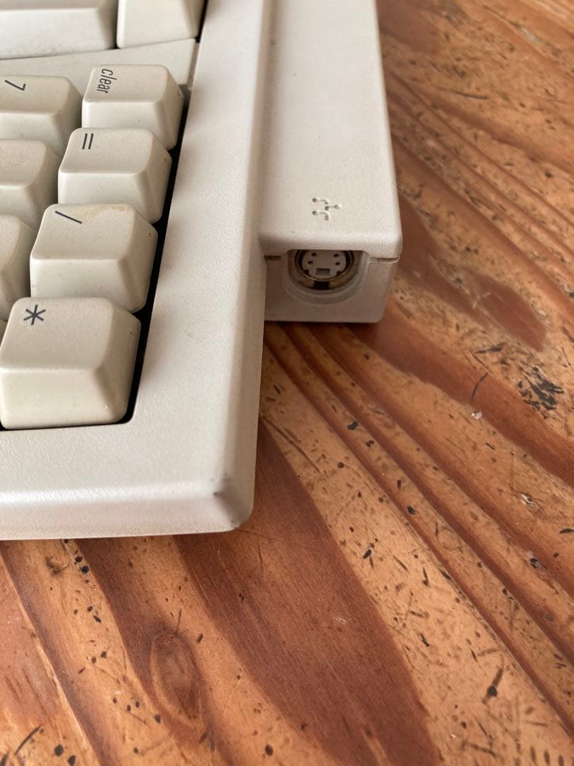 Apple Macintosh Color Classic 本体と周辺ジャンク品