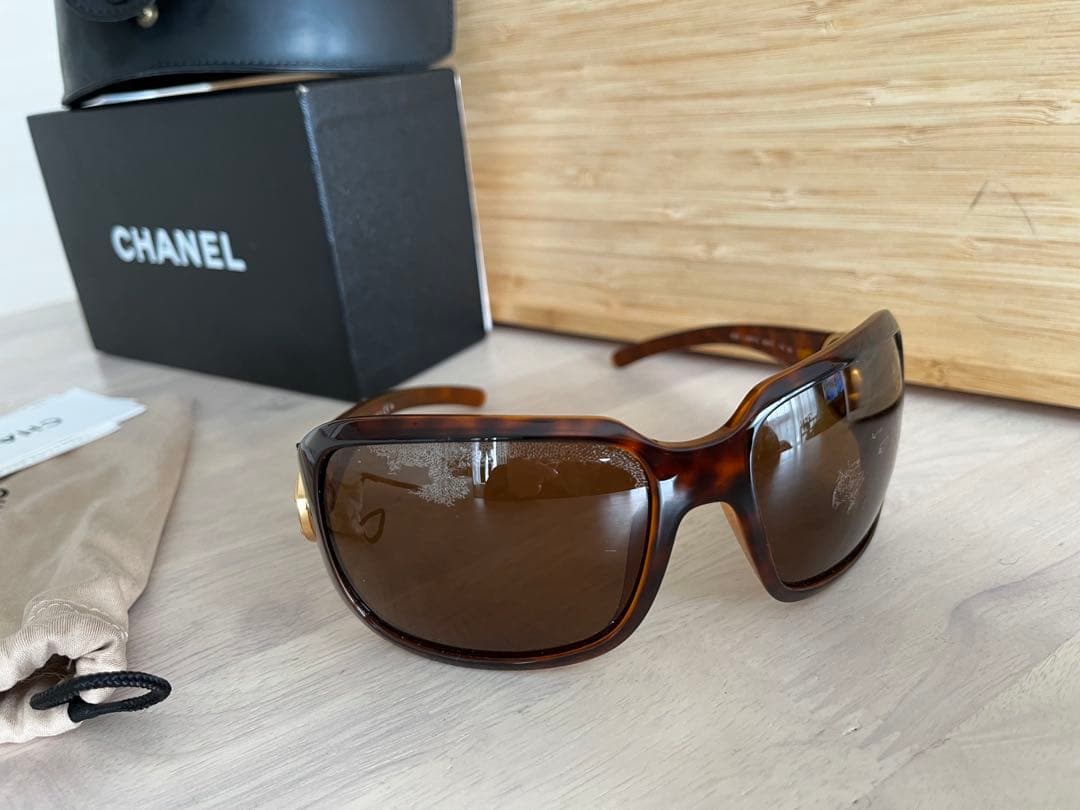 CHANEL ブラウン サングラス