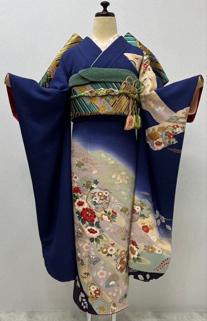 小柄な方に♪ 振り袖　フルセット　長襦袢付　成人式　金彩加工　刺繍入　724