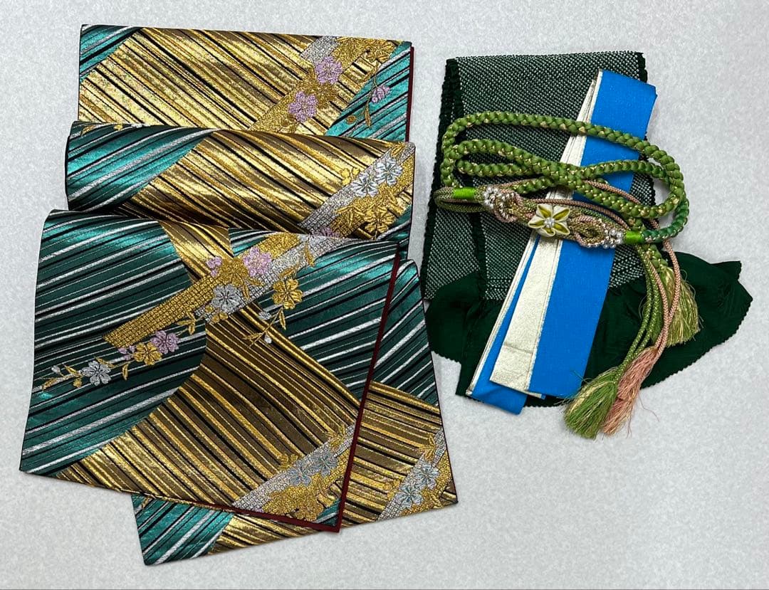 小柄な方に♪ 振り袖　フルセット　長襦袢付　成人式　金彩加工　刺繍入　724