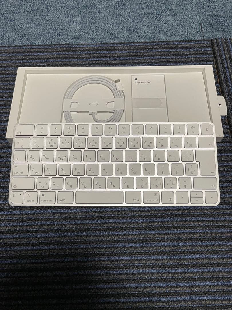 【ほぼ未使用】MacBook Air 13インチ　M2 キーボード・マウス付き