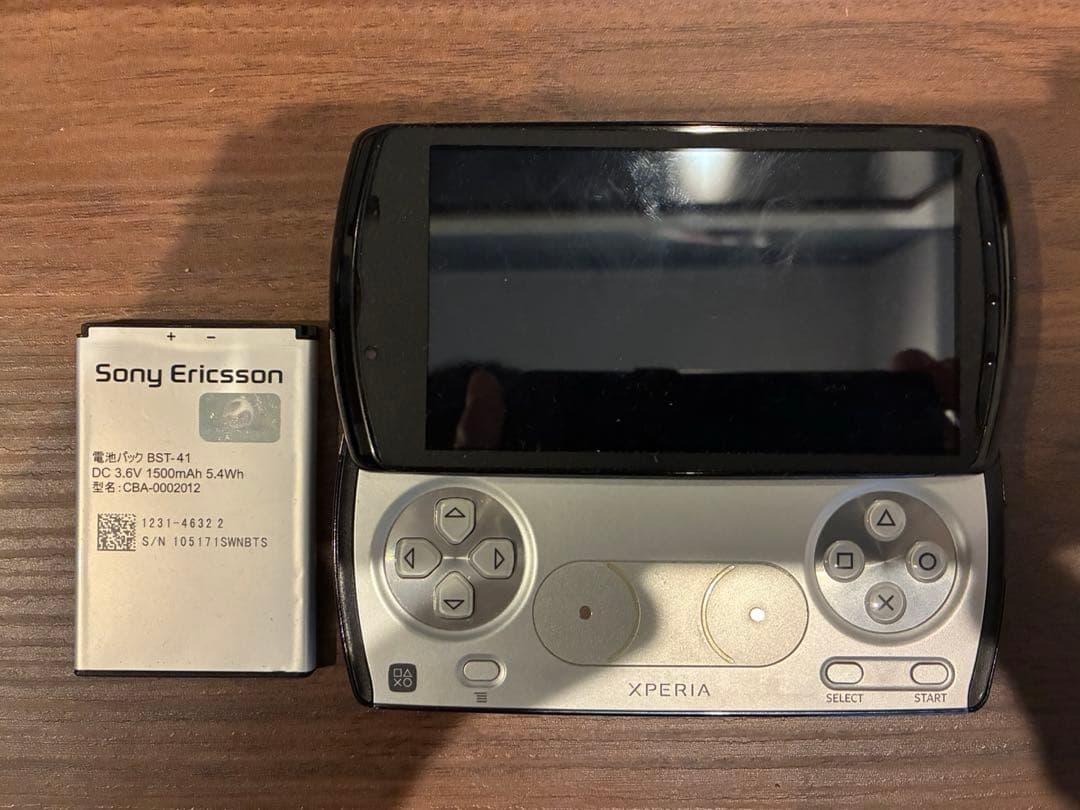 Xperia PLAY SO-01D 本体 動作確認済み