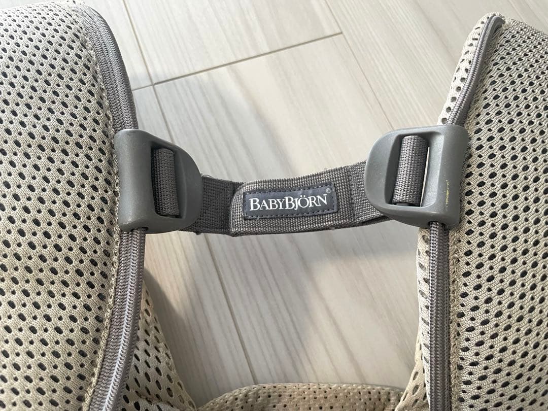 ベビービョルン　ワンカイエアー➕アーバンリサーチドアーズ　ケープ