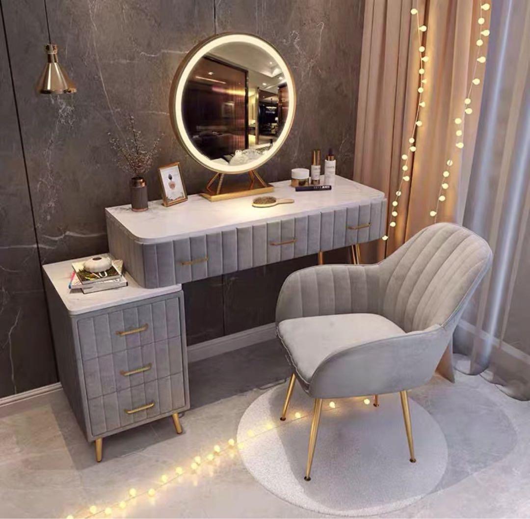 オシャレドレッサー　ベージュ　デスク引き出し3杯LEDミラー　椅子　棚4点セット